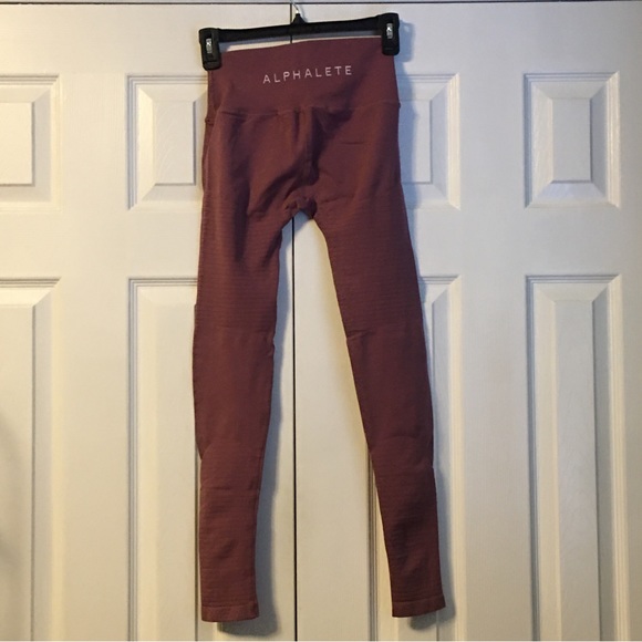 Alphalete Mauve Leggings Size Small - Picture 5 of 14